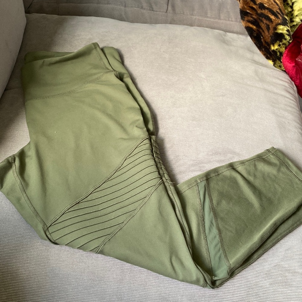 Old navy go dry leggings size xl